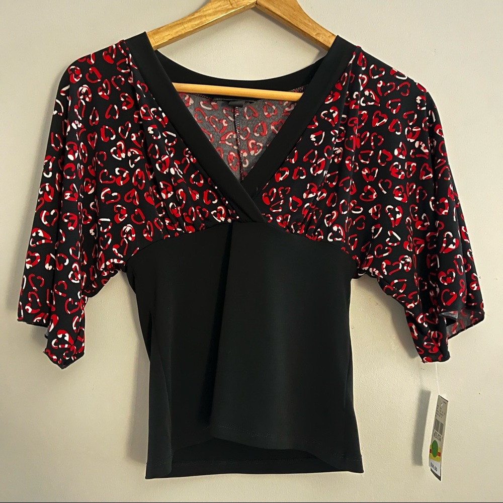 New IZ Byer Top, Y2K, Size M, Heart Design, Dolman Sleeve, Empire Waist, Stretch